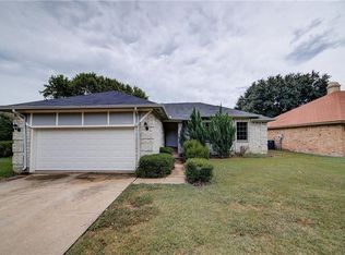 3801 Ashley Ln, Fort Worth, TX 76123