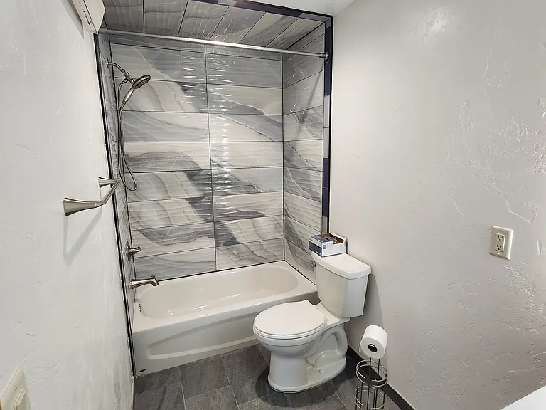 136 Cartier Ct — Photo 2