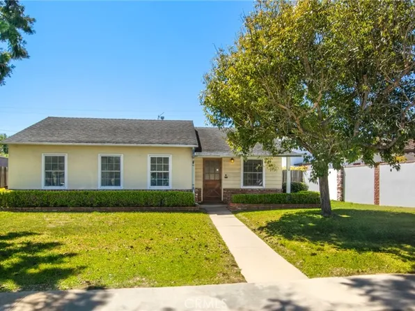 429 Magnolia St, Costa Mesa, CA 92627
