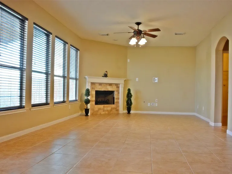 12802 Mills Trail Ln — Photo 4