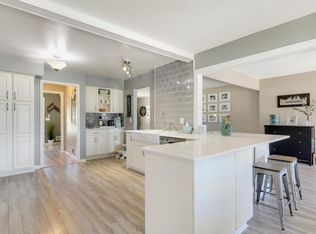 5601 Twin Lake Ter N, Minneapolis, MN 55429