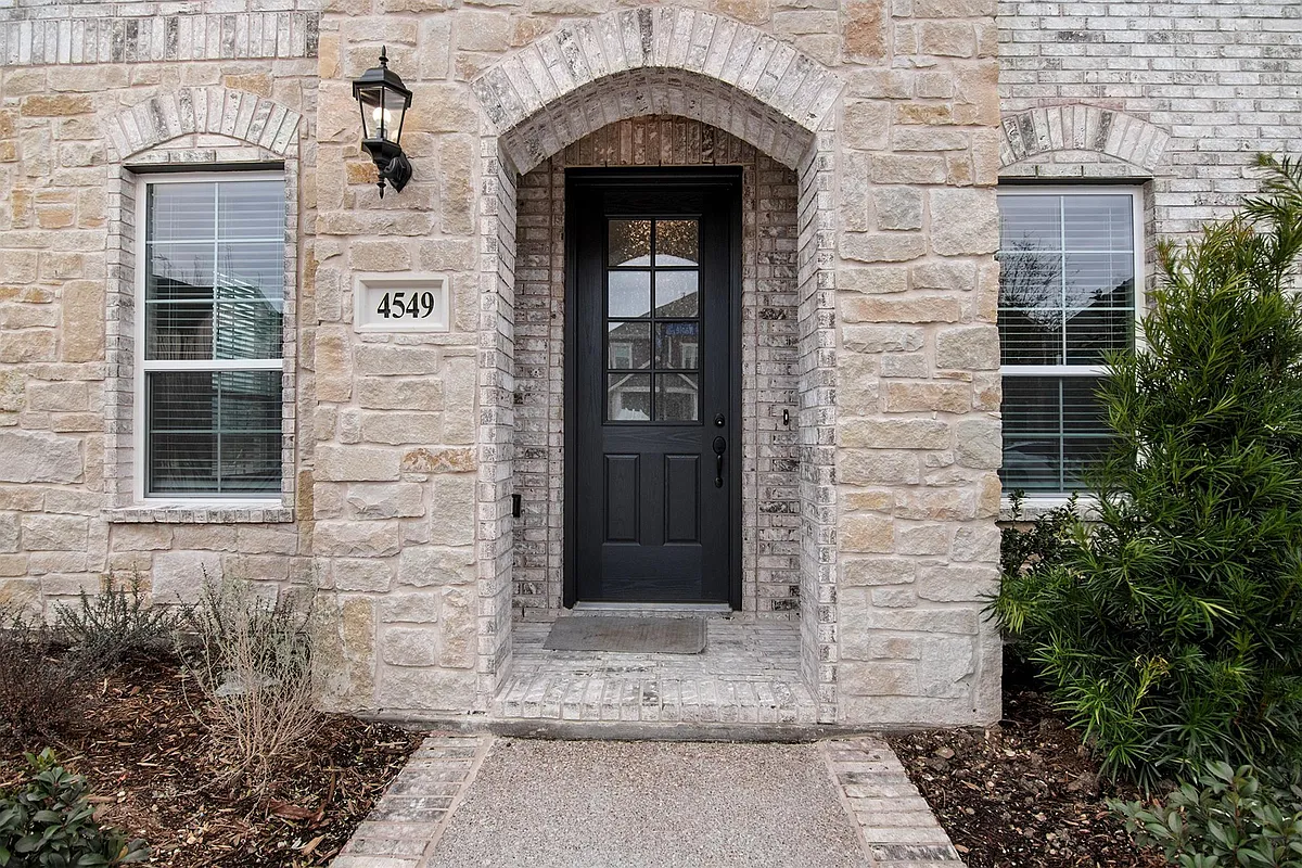 Building Photo - 4549 English Maple Dr