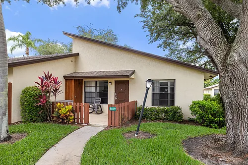8019 SE Villa Cir Photo 1