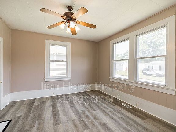 5th image of 213 Snyder Ave