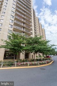 203 Yoakum Pkwy APT 810, Alexandria, VA, 22304
