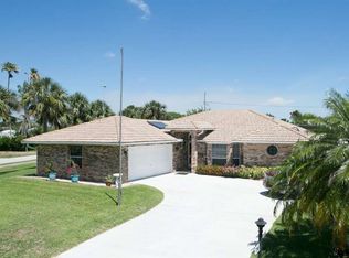 798 Ellingsen Ave, Sebastian, FL 32958