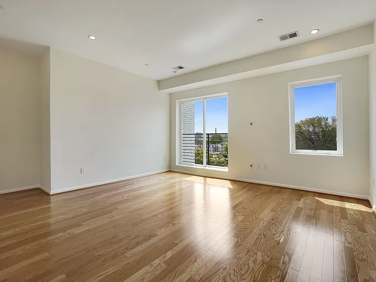329 Rhode Island Ave NE #404 — Photo 7