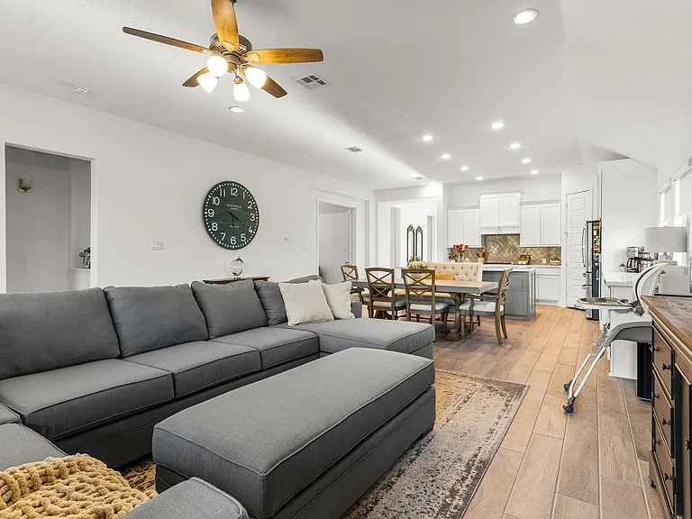 2604 Sueno Point — Photo 32