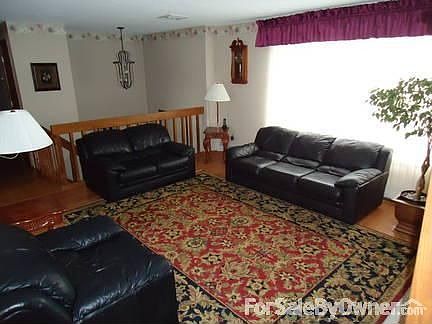 Living Room : Hardwood floor