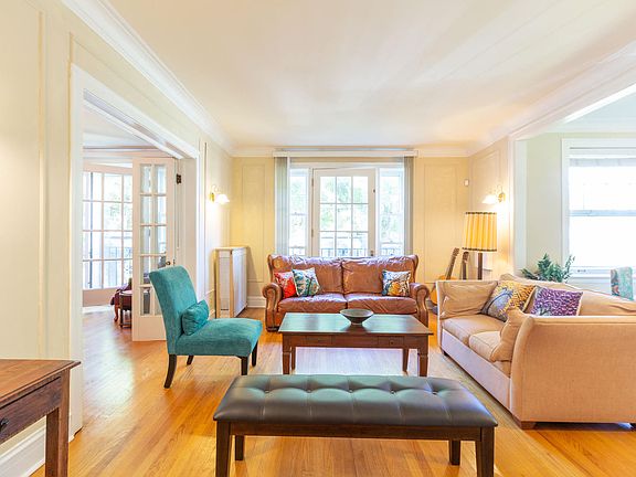 5th image of 1119 W Lunt Ave #1