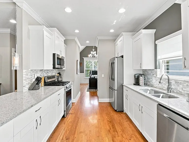 9202 White Ash Dr — Photo 14