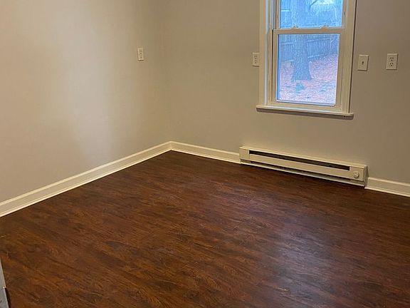 3rd image of 808 Bayberry Dr