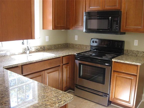 3rd image of 1424 Asher Downs Dr
