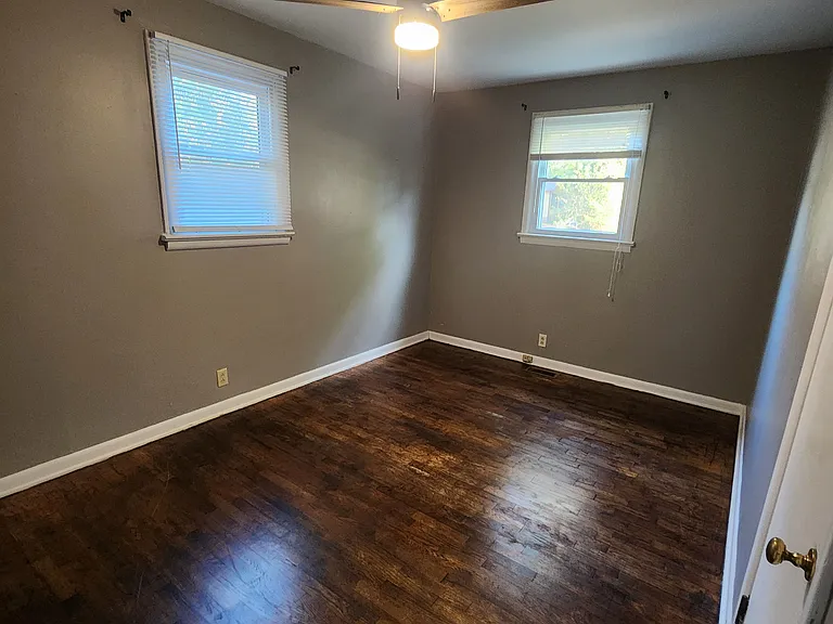 107 Lee Village Dr — Photo 4