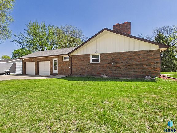 3rd image of 5608 W 32nd St