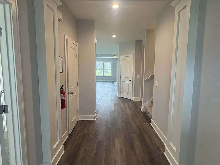 6105 W Wind Dr — Photo 2