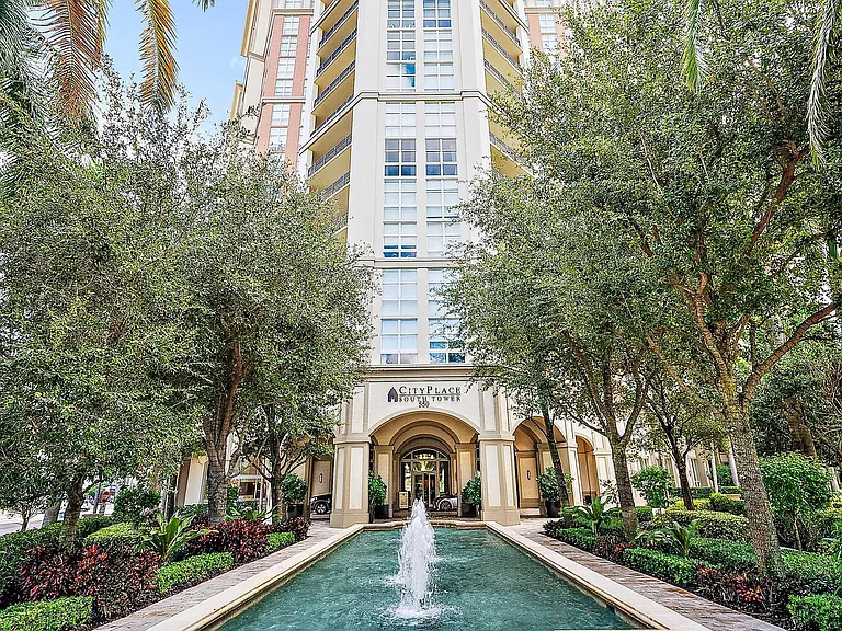 550 Okeechobee Blvd #422 — Photo 34