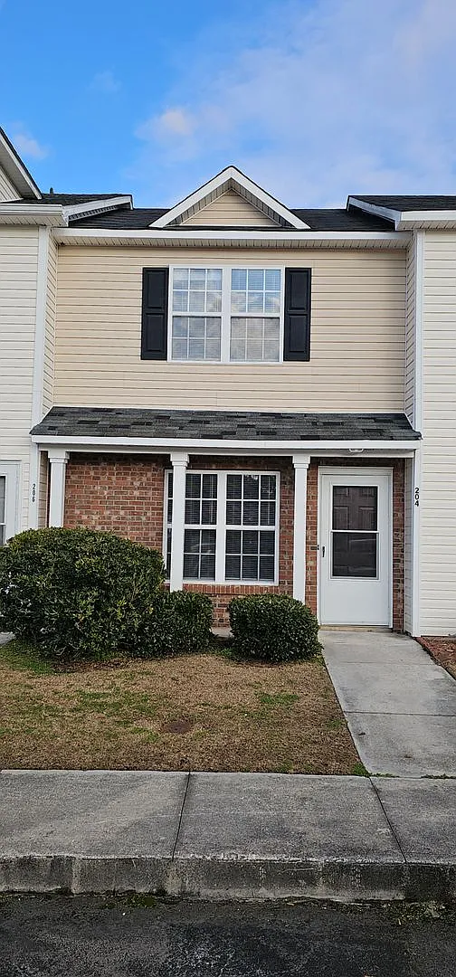Building Photo - 204 Fairwood Ct