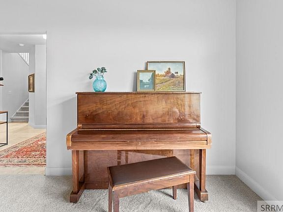 3rd image of 1119 Coyote Willow Way
