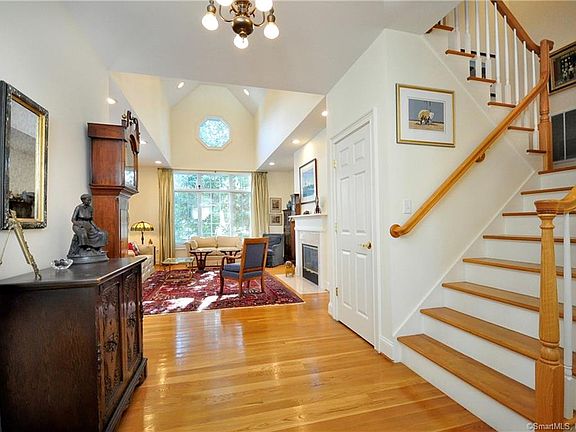 3rd image of 4 Curran Cir #4
