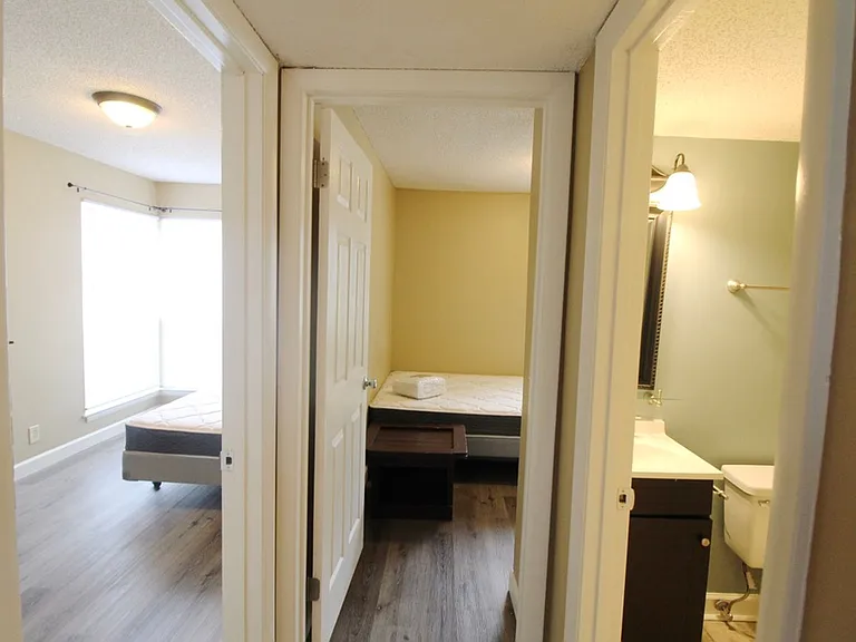 1390H Hunters Rd — Photo 34