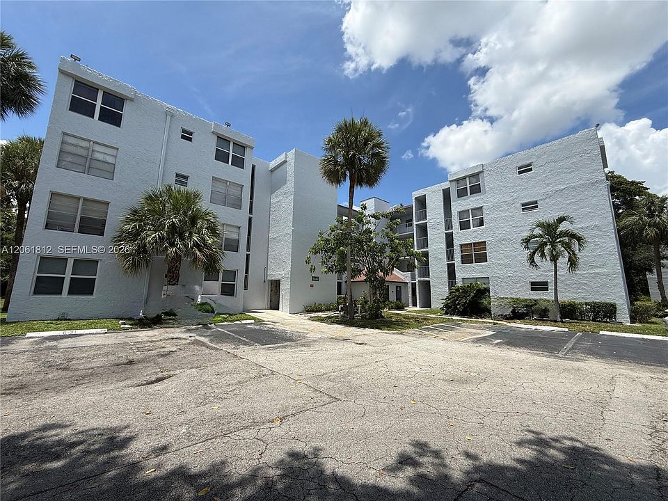 1st image of 9440 Live Oak Pl APT 102