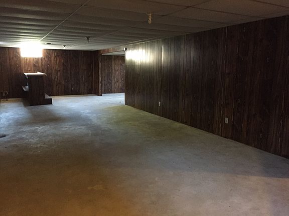 3rd image of 720 Sunflower Dr