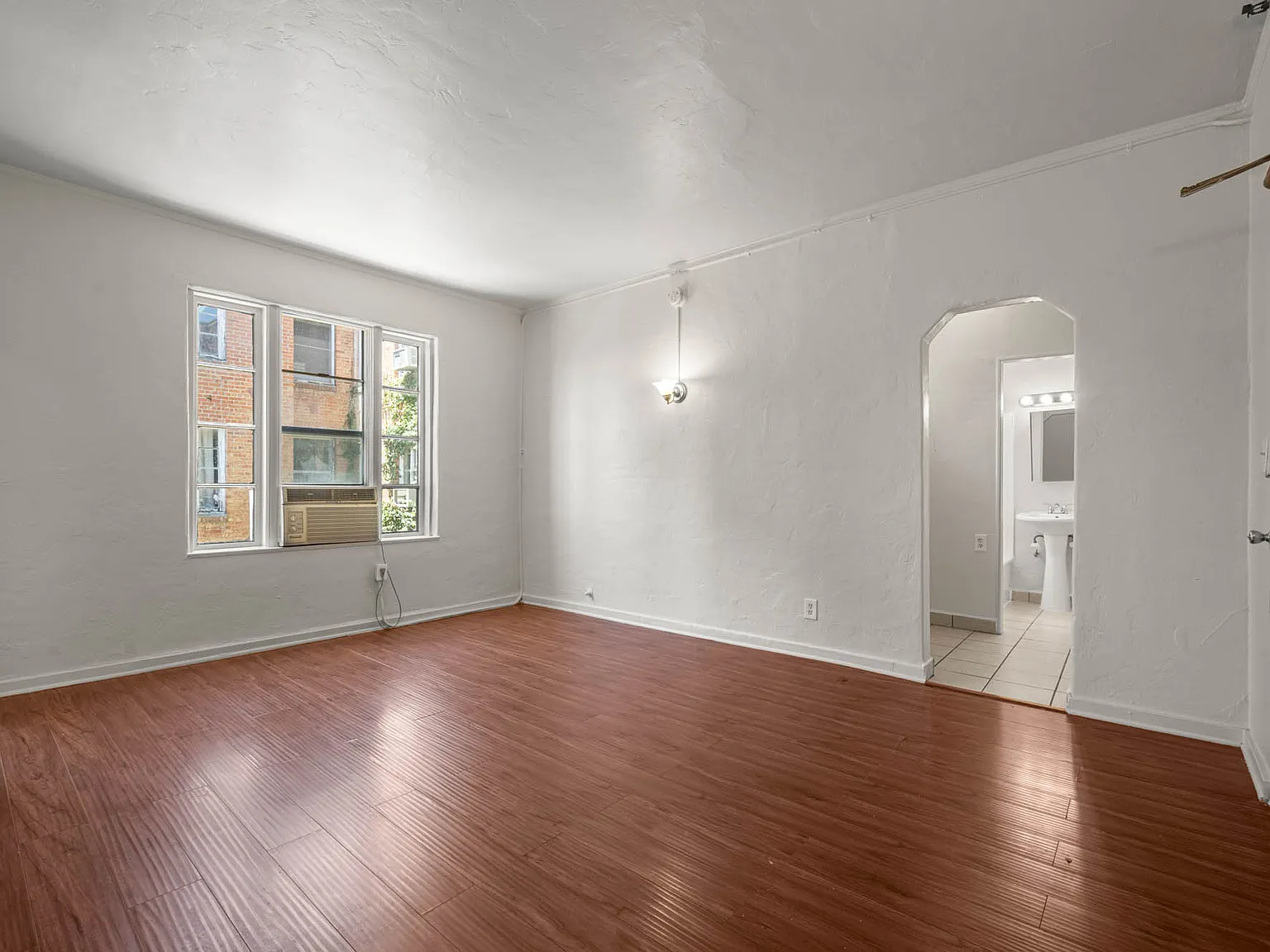 1610 N Normandie Ave — Photo 1