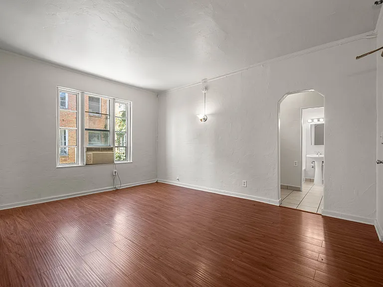 1610 N Normandie Ave — Photo 1