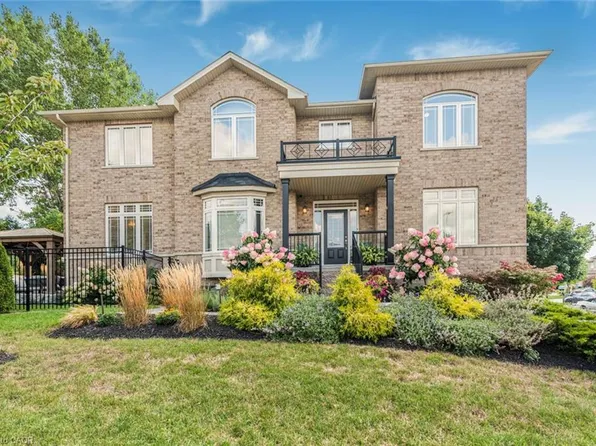 3 Copperhill Ct, Hamilton, ON L9C 0C2