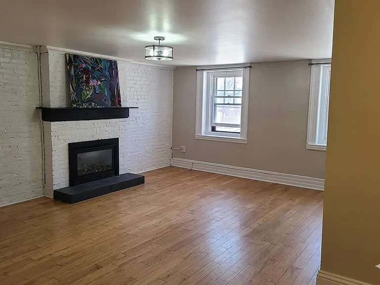 285 Lark St #1 — Photo 4