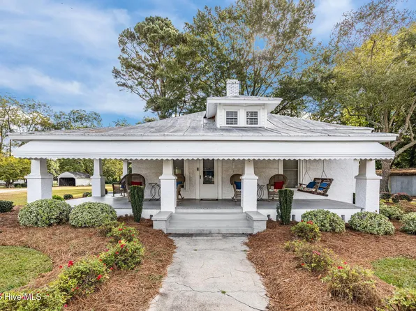 202 N Main Street, Walstonburg, NC 27888