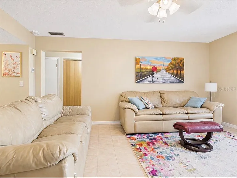 Pelican Ct — Photo 2