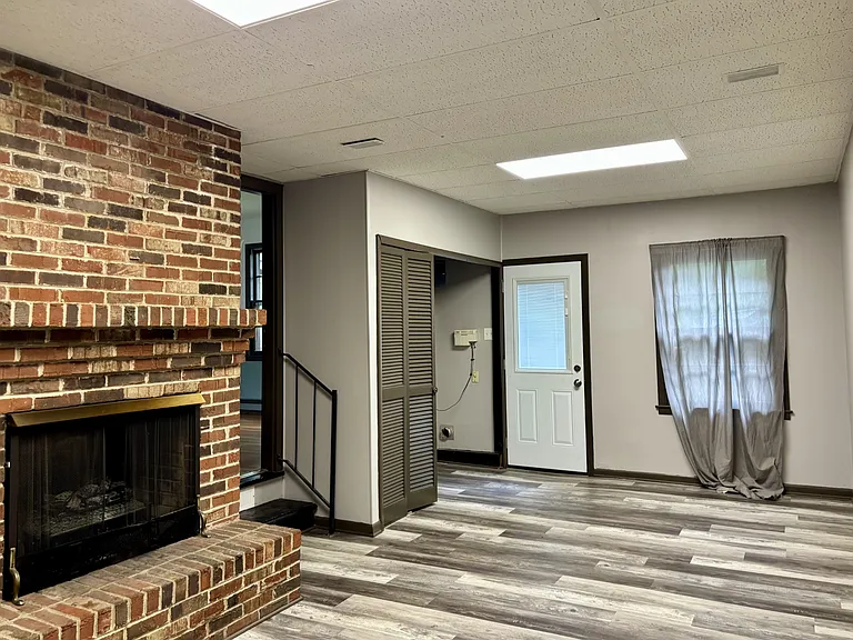 302 Hampton Rd — Photo 17