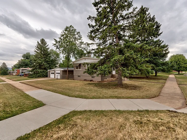 4633 Capitol St — Photo 3