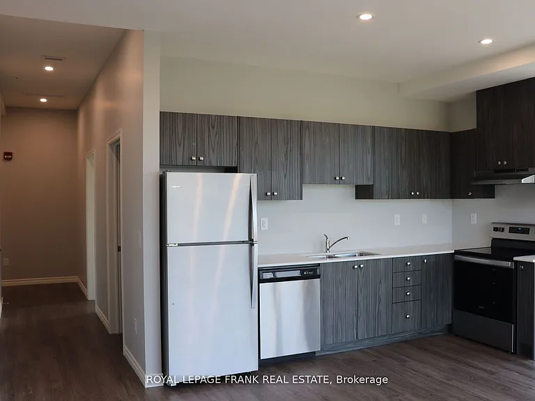 513 Dundas St E #413 — Photo 3