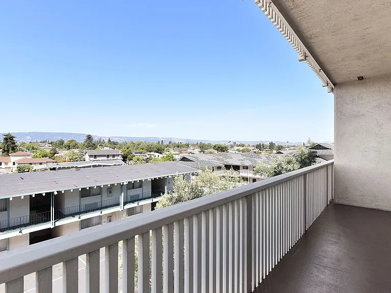 2465 Shoreline Dr — Photo 24