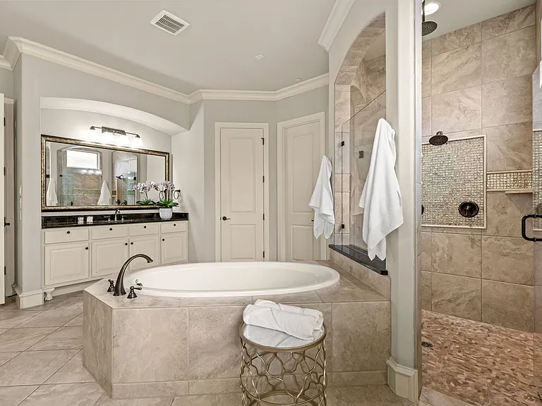 812 Lake Carillon Ln — Photo 16
