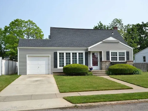 21 Edward Street, Bethpage, NY 11714