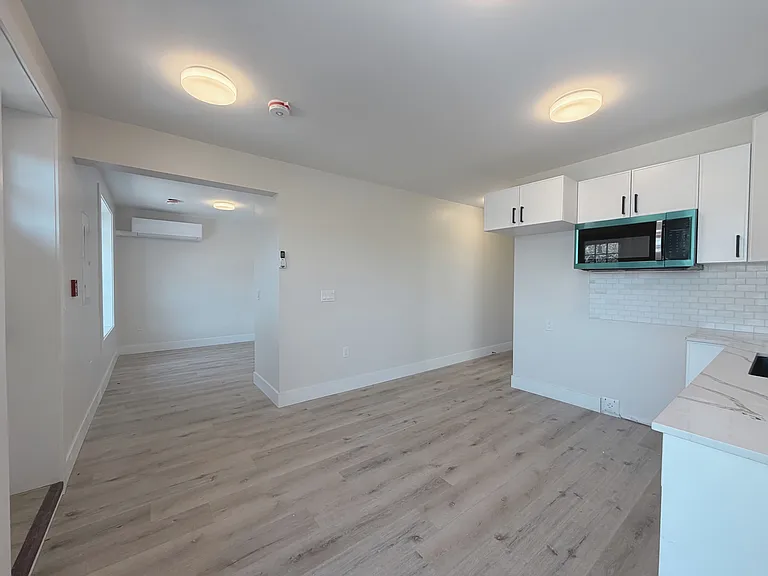 22 Grant Ave #2 — Photo 6
