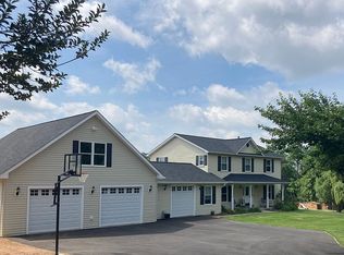 1303 Somerset Ct, New Windsor, MD 21776