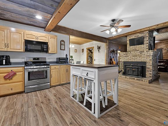 4th image of 2700 Alfords Bend Rd