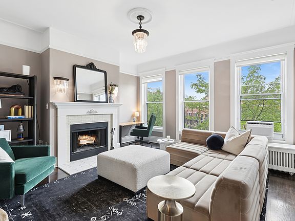 2nd image of 442 W Dickens Ave #3