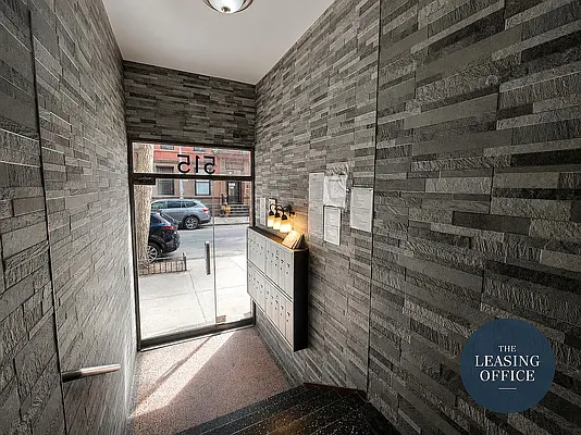 Entry / hallway, photo 3