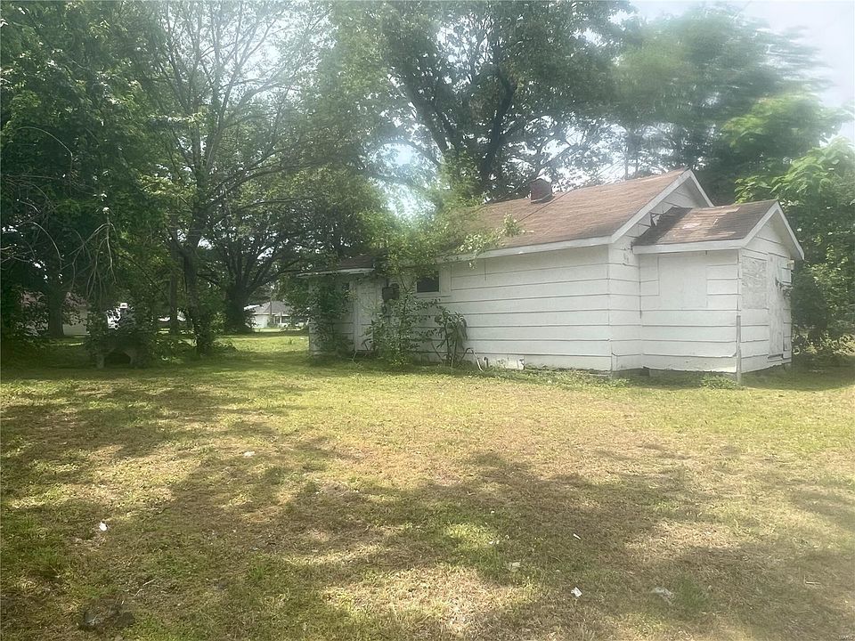 1st image of 805 E 3rd St