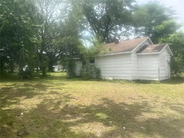 805 E 3rd St, Kennett, MO 63857