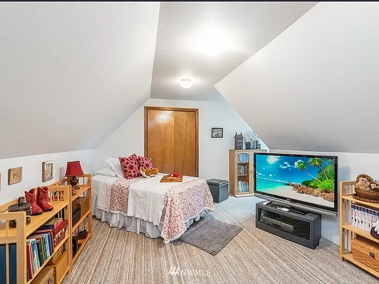 141 E Fairway Dr — Photo 13
