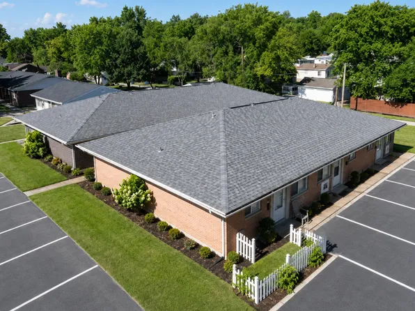 * Featured Communities * - 1, 2225-2251 N 4th St, Saint Charles, MO 63301