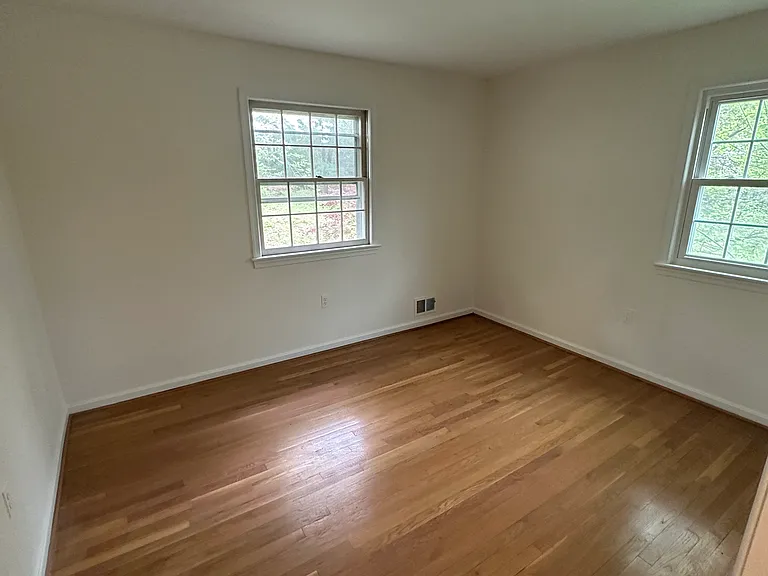 509 Finsbury Rd — Photo 17