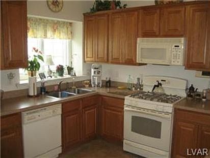 3rd image of 91 Moor Dr